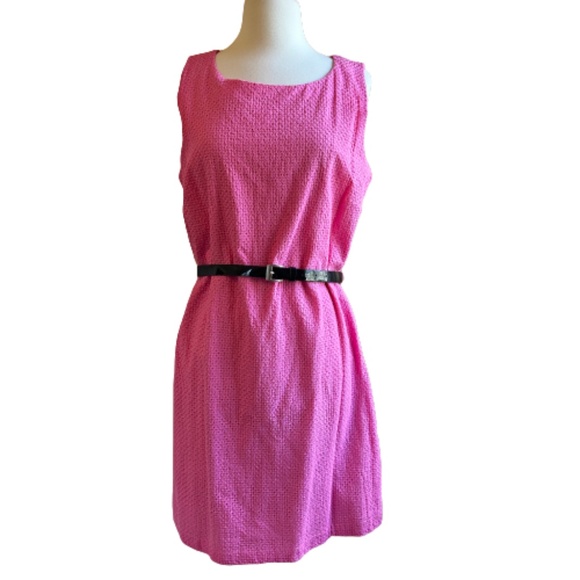 NEW YORK & COMPANY Dress Sheath Perforated Lined Sleeveless Pink Size 10 - Picture 1 of 11